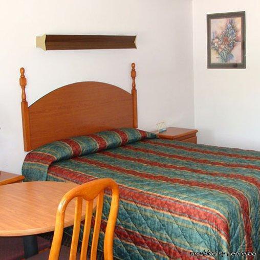Colonial Inn Гаммонд Номер фото